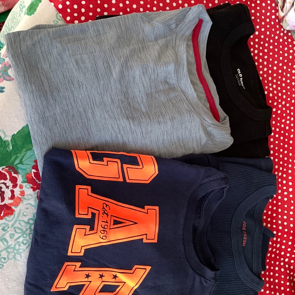 4 long sleeved tees